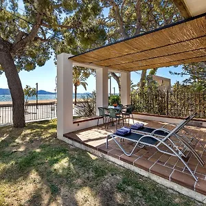 La Gola Apartment, First-line Beachfront, Newly Refurbished Apartment Port de Pollenca